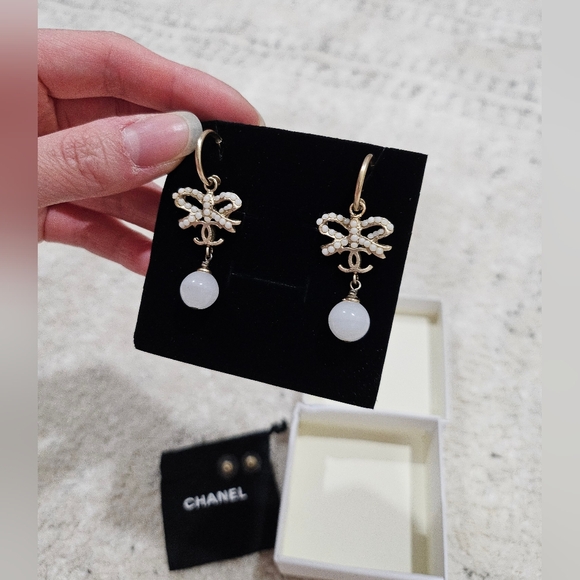 Chanel Faux Pearl Bow Earrings - Picture 5 of 7
